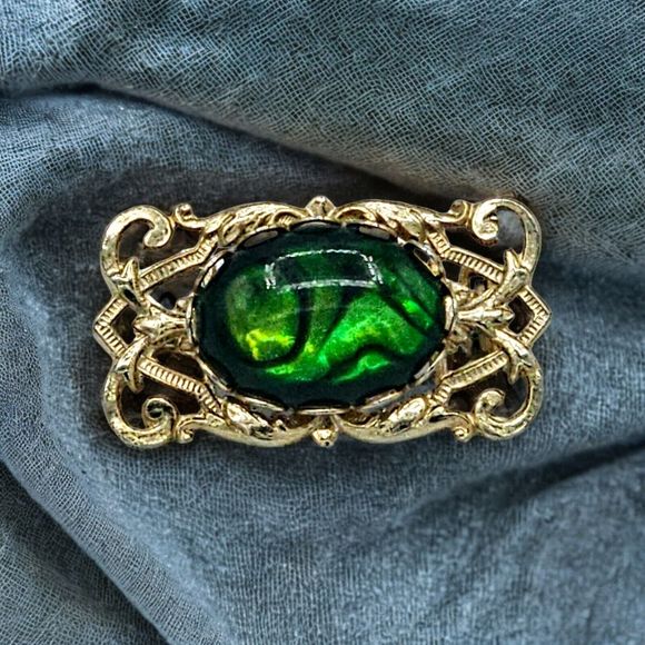 Vintage Paua Shell Brooch Green Lucite Art Deco Scroll Frame Estate Jewelry Pin - Picture 9 of 9